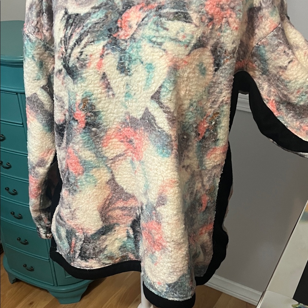 Esley Collection Multicolor Crew Neck Sweater